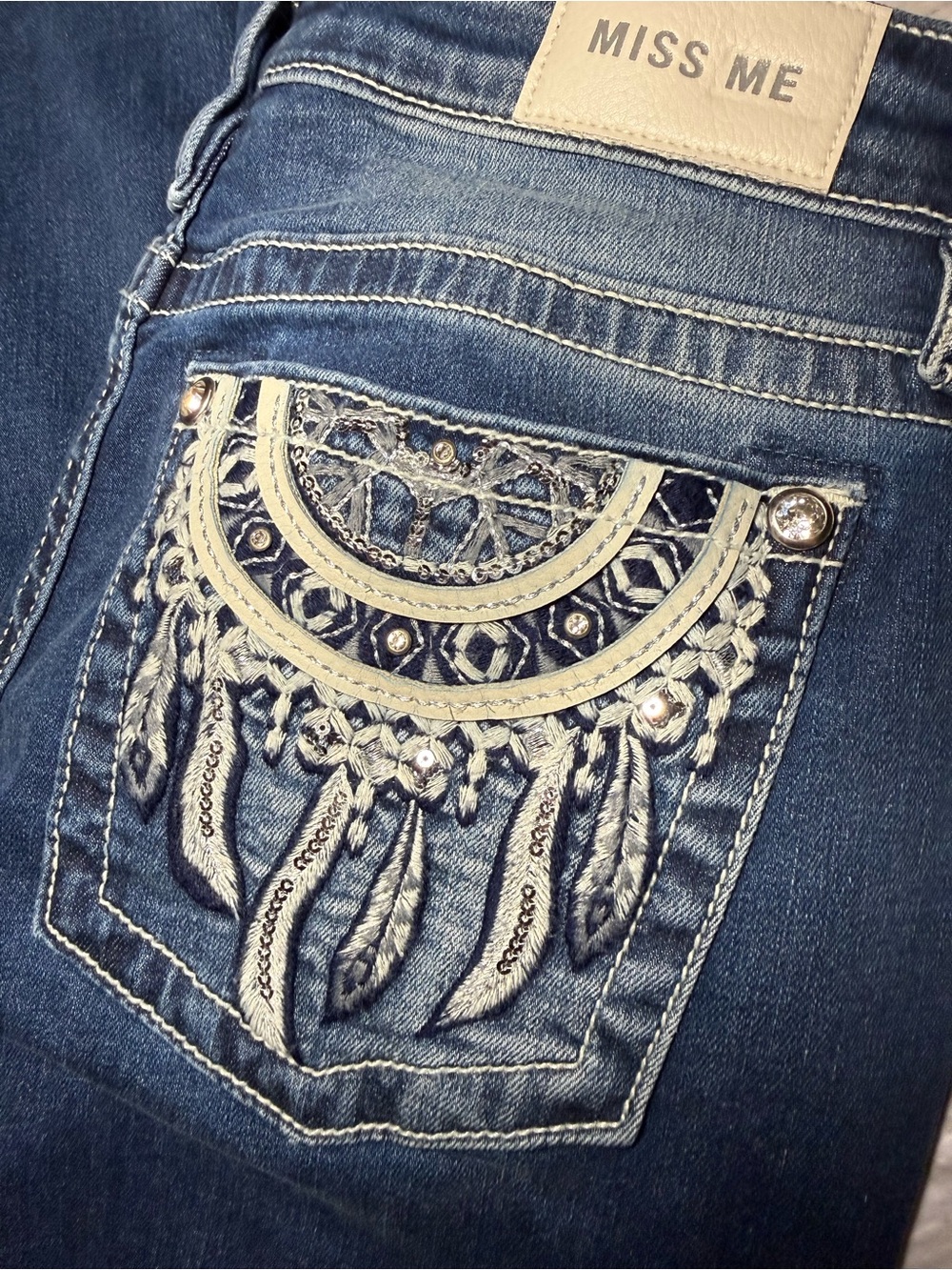 NWT Miss Me Jeans 28x34 Mid Rise Boot Dark Wash Dreamcatcher Pocket Stretch $134